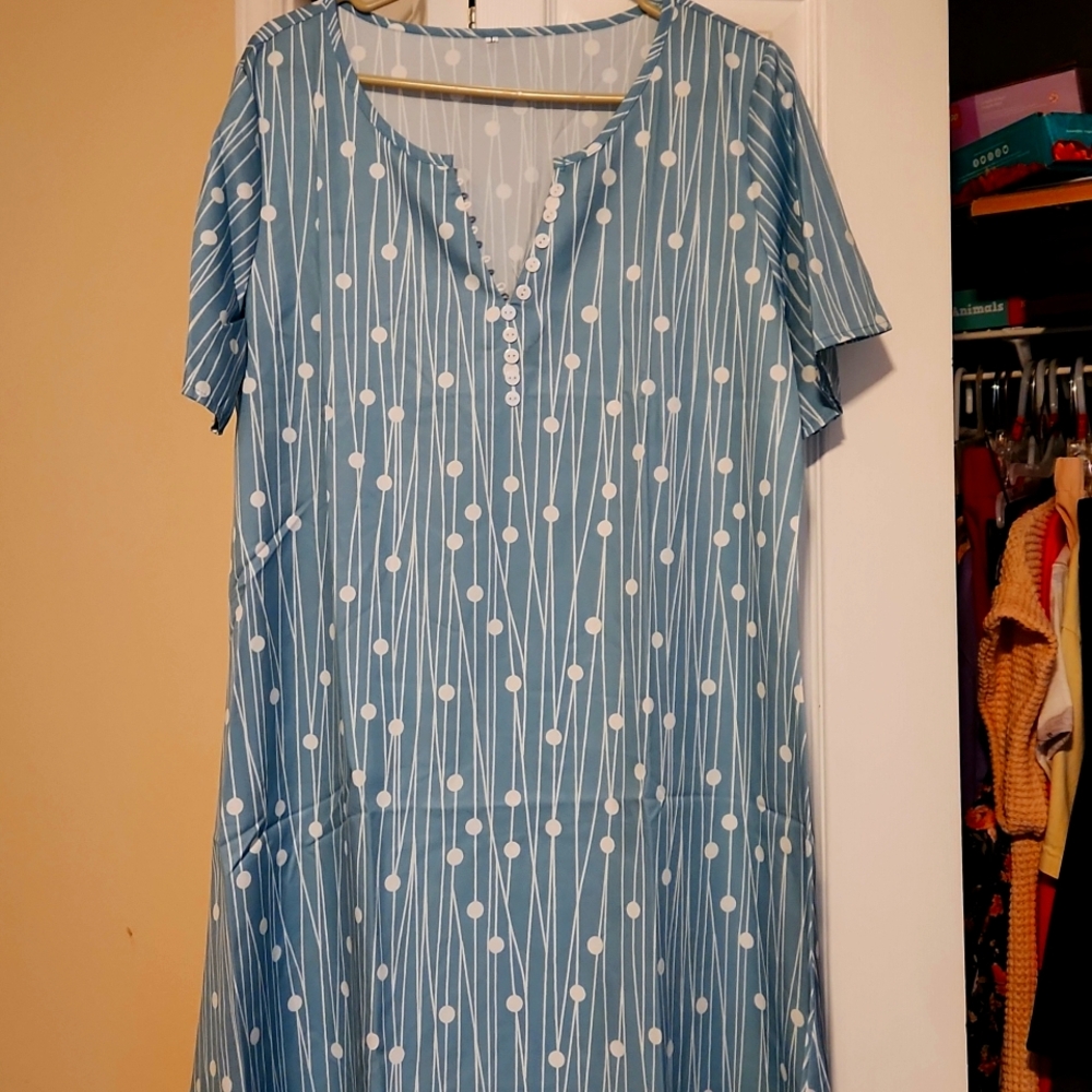 Dress - Picture 3 of 4